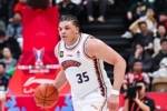 中规中矩！洛夫顿半场11中4拿到9分3板4助3断1帽 罚球3中0